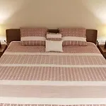Precious 1 Bedroom In Brand New Miranda Building By Happy Address