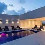 Precious 1 Bedroom In Brand New Miranda Building By Happy Address
