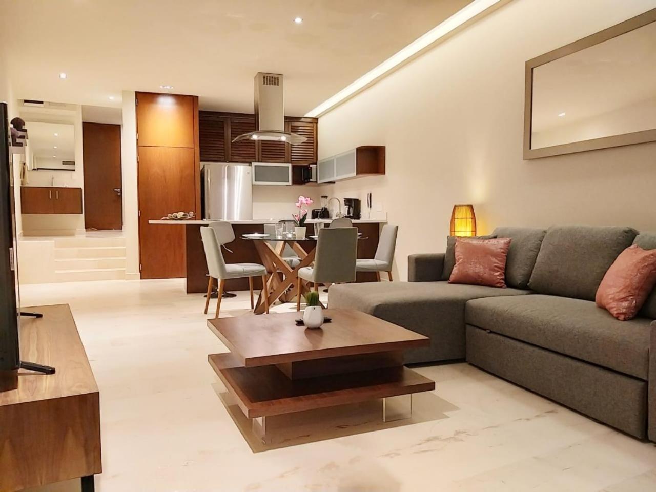 Precious 1 Bedroom In Brand New Miranda Building By Happy Address * Playa del Carmen